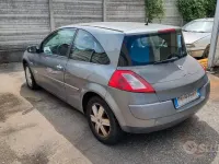 Usata Renault Mégane Authentique 100 CV (73 kW) 2004 Grigio Berlina