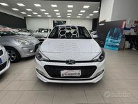 Usata Hyundai i20 Style 74 CV (54 kW) 2015 Bianco Berlina