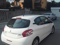 Usata Peugeot 208 Access 82 CV (60 kW) 2013 Bianco Utilitaria
