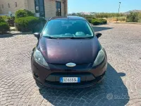 Usata Ford Fiesta 68 CV (50 kW) 2010 Viola Berlina