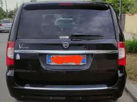 Usata Lancia Voyager Gold 163 CV (119 kW) 2013 Nero Monovolume
