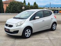 Usata Kia Venga 90 CV (66 kW) 2012 Argento Utilitaria