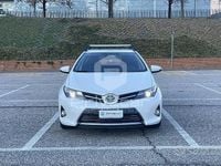 Usata Toyota Auris Hybrid Lounge 99 CV (72 kW) 2014 Bianco Utilitaria