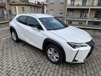 Usata Lexus UX 250h Business Edition 152 CV (111 kW) 2022 Bianco perla met. SUV