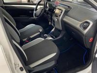 Usata Toyota Aygo 69 CV (50 kW) 2017 Bianco Utilitaria