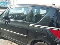 Usata Peugeot 1007 65 CV (47 kW) 2005 Nero Monovolume