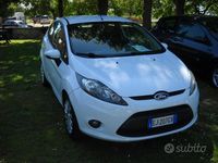 Usata Ford Fiesta Titanium 82 CV (60 kW) 2011 Bianco Berlina