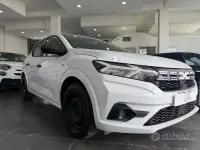 Usata Dacia Sandero Essentiel 101 CV (74 kW) 2023 Bianco Berlina