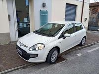 Usata Fiat Punto Lounge 69 CV (50 kW) 2014 Bianco ghiaccio Utilitaria