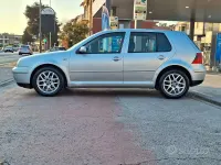 Usado VW Golf IV Highline 102 CV (75 kW) 2002 Gris Berlina