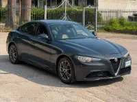 Usata Alfa Romeo Giulia Business Launch Edition 150 CV (110 kW) 2018 Grigio lipari Berlina