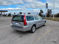 Usata Volvo V70 140 CV (102 kW) 2004 Grigio Station wagon