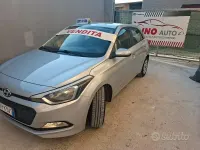 Usata Hyundai i20 75 CV (55 kW) 2017 Grigio Berlina