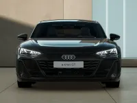 Nuova Audi e-tron GT quattro Ambiente 2026 Nero mito metallizzato Berlina