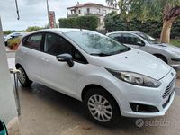 Usata Ford Fiesta 80 CV (58 kW) 2013 Bianco Berlina