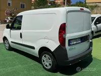 Usata Fiat Doblò S 105 CV (77 kW) 2022 Bianco Monovolume