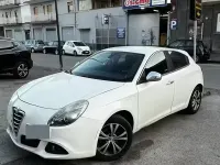 Usata Alfa Romeo Giulietta Distinctive 120 CV (88 kW) 2012 Bianco Utilitaria