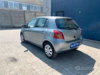 Usata Toyota Yaris 87 CV (63 kW) 2006 Grigio Utilitaria