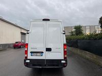 Usata Iveco Daily 106 CV (77 kW) 2012 Bianco