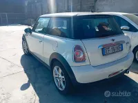 Usata Mini Cooper D 112 CV (82 kW) 2010 Bianco Utilitaria