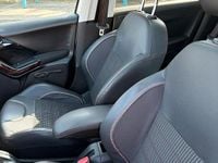 Usata Peugeot 208 GT-line 110 CV (80 kW) 2015 Bianco Utilitaria