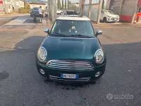 Usata Mini Cooper 109 CV (80 kW) 2010 Verde Utilitaria