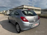 Usata Opel Corsa 80 CV (58 kW) 2008 Bluazzurro Utilitaria