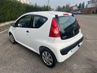 Begagnad Peugeot 107 68 HK (50 kW) 2010 Vit Halvkombi