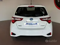 Usata Toyota Yaris Hybrid Business Edition 73 CV (53 kW) 2020 Bianco Berlina