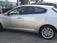 Usata Alfa Romeo Giulietta 120 CV (88 kW) 2016 Argento Utilitaria