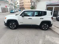 Usata Jeep Renegade Sport 95 CV (69 kW) 2017 Bianco SUV
