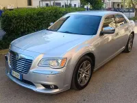 Käytetty Lancia Thema Platinum 239 HP (175 kW) 2013 Hopea Sedan