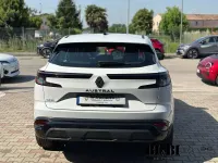 Usata Renault Austral Equilibre 131 CV (96 kW) 2023 Bianco nacrè SUV