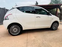 Usata Lancia Ypsilon Gold 95 CV (69 kW) 2017 Bianco Utilitaria