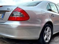 Usata Mercedes E280 Elegance 190 CV (139 kW) 2009 Grigio Berlina