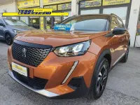 Usata Peugeot 2008 Allure 101 CV (74 kW) 2023 Oro SUV