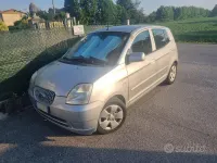 Usata Kia Picanto 75 CV (55 kW) 2007 Grigio Utilitaria