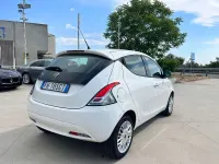 Usata Lancia Ypsilon 69 CV (50 kW) 2017 Bianco Utilitaria