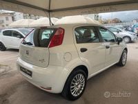 Usata Fiat Punto Street 77 CV (56 kW) 2014 Bianco Utilitaria