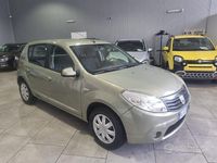 Usata Dacia Sandero Lauréate 86 CV (63 kW) 2009 Oro metallizzato Utilitaria