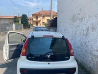 Usata Peugeot 107 68 CV (50 kW) 2007 Bianco Utilitaria