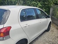 Usata Toyota Yaris 69 CV (50 kW) 2009 Bianco Berlina