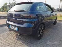 Usata Seat Ibiza 85 CV (62 kW) 2008 Blu Berlina