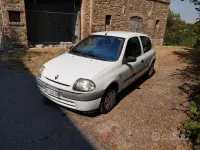 Usata Renault Clio II 58 CV (42 kW) 1998 Bianco Berlina