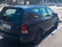 Usata Ford Focus 2001 Blu Station wagon
