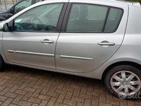 Usata Renault Clio II 75 CV (55 kW) 2011 Grigio Berlina