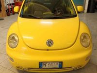 Usata VW New Beetle 116 CV (85 kW) 1999 Giallo Utilitaria