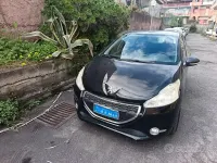 Usata Peugeot 208 68 CV (50 kW) 2014 Utilitaria