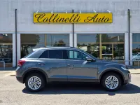 Usata VW T-Roc Life 110 CV (80 kW) 2022 Indium grey metallizzato SUV