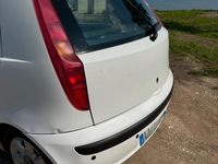 Usata Fiat Punto 60 CV (44 kW) 2003 Bianco Utilitaria